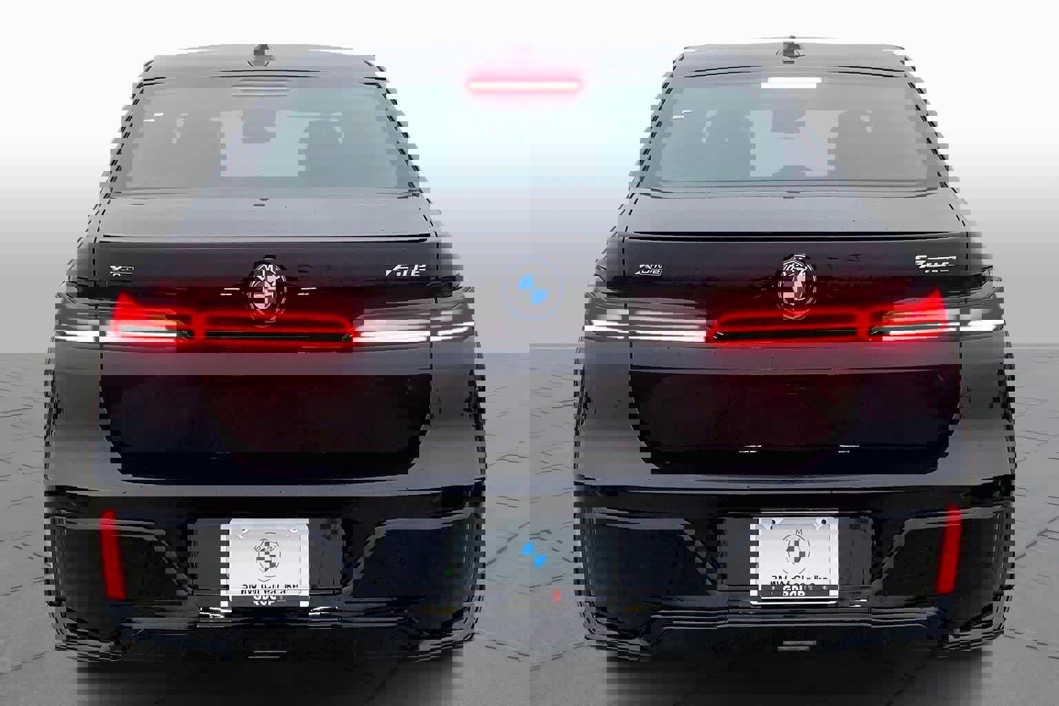 Used 2026 BMW 750e xDrive 750e xDrive w/ Executive Package image 4