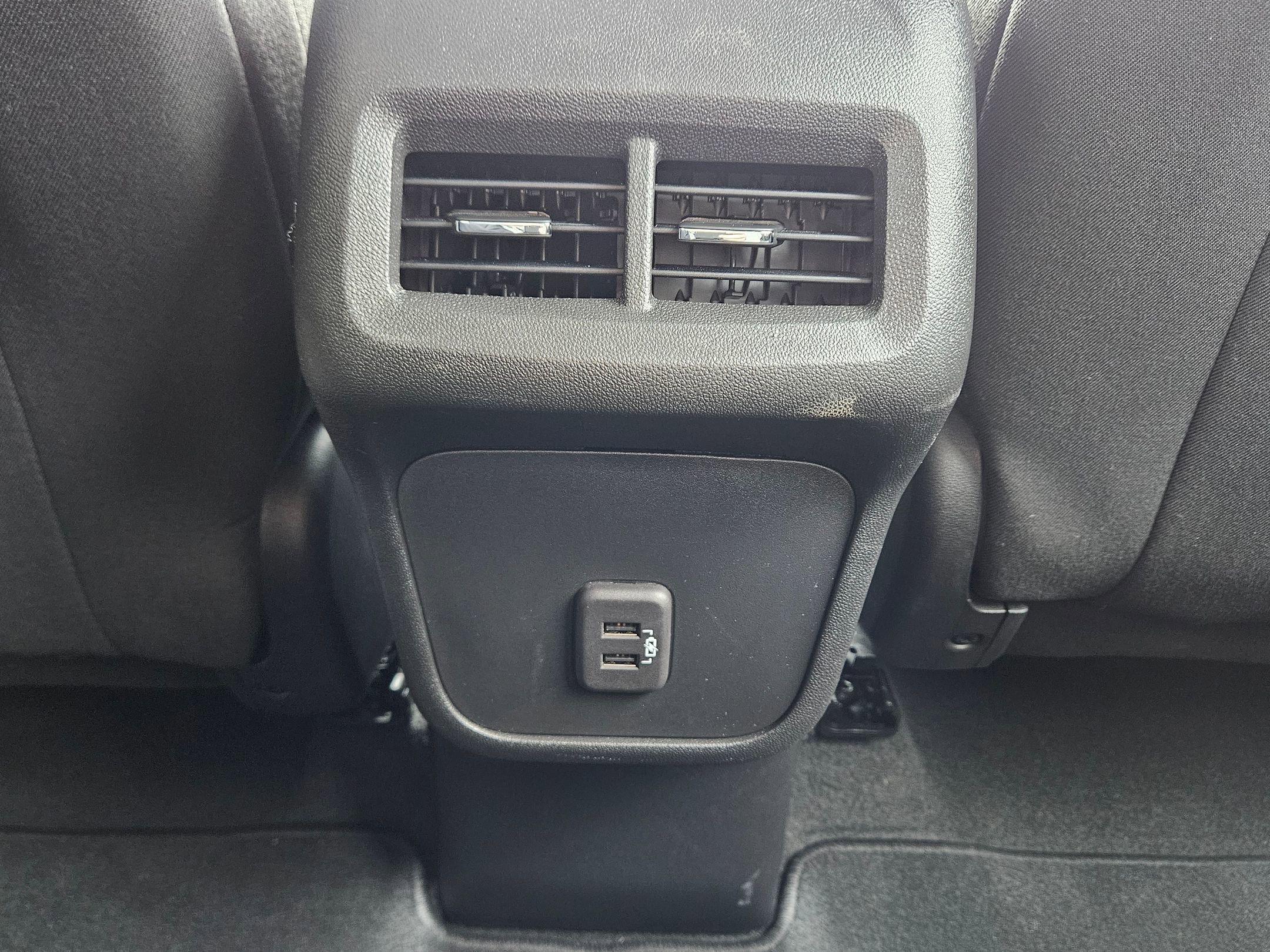 Used 2023 Chevrolet Equinox LT w/ Driver Convenience Package image 27