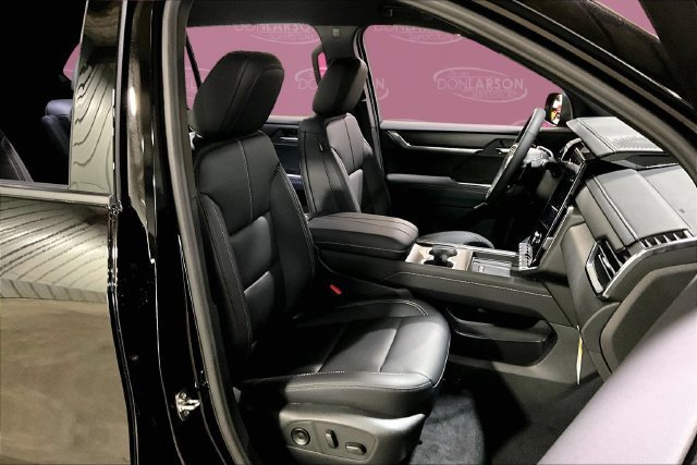 New 2027 GMC Acadia Elevation w/ Elevation Premium Package AWD/4WD image 13