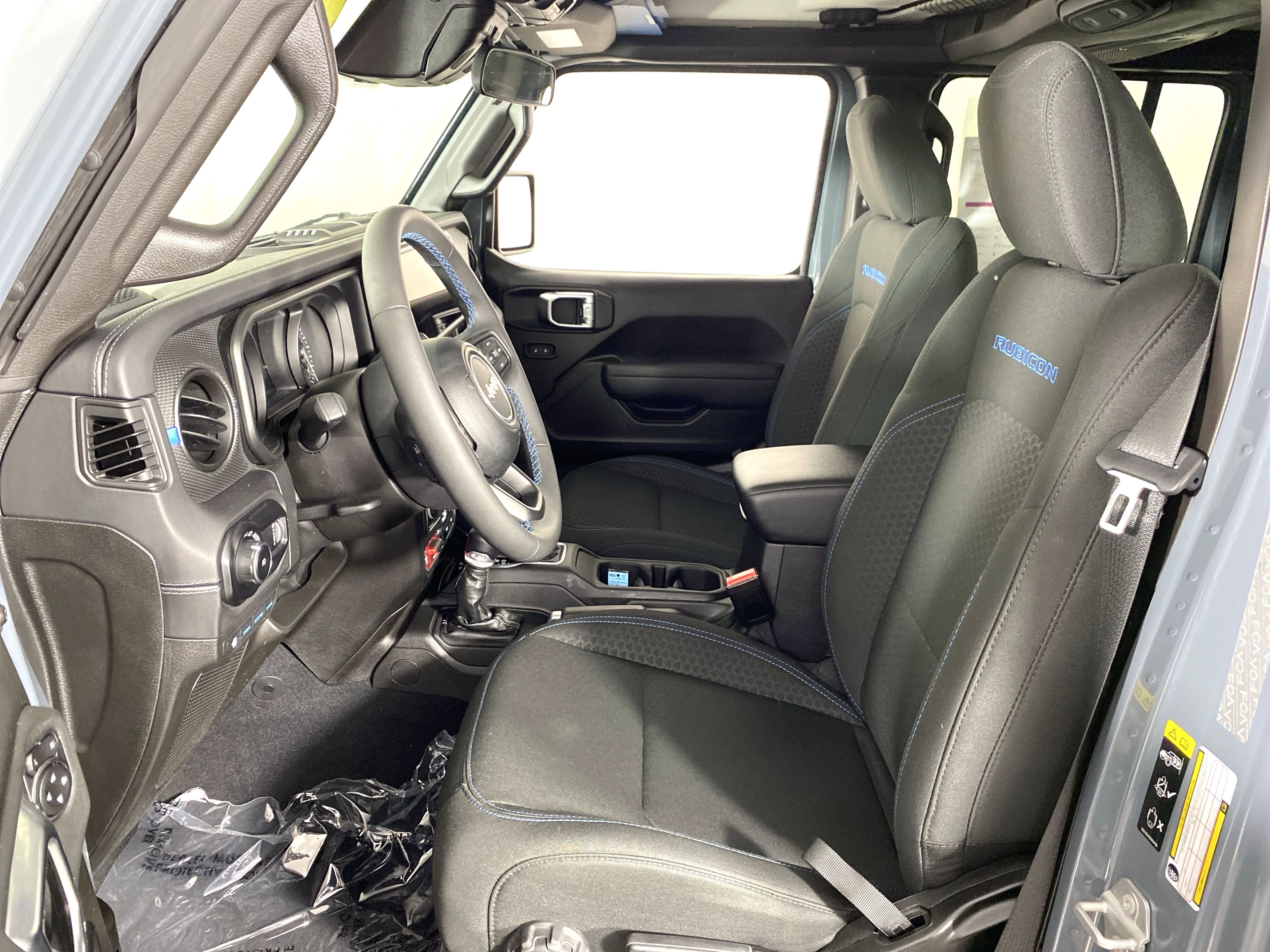 Used 2025 Jeep Wrangler Unlimited Rubicon 4xe AWD/4WD image 14
