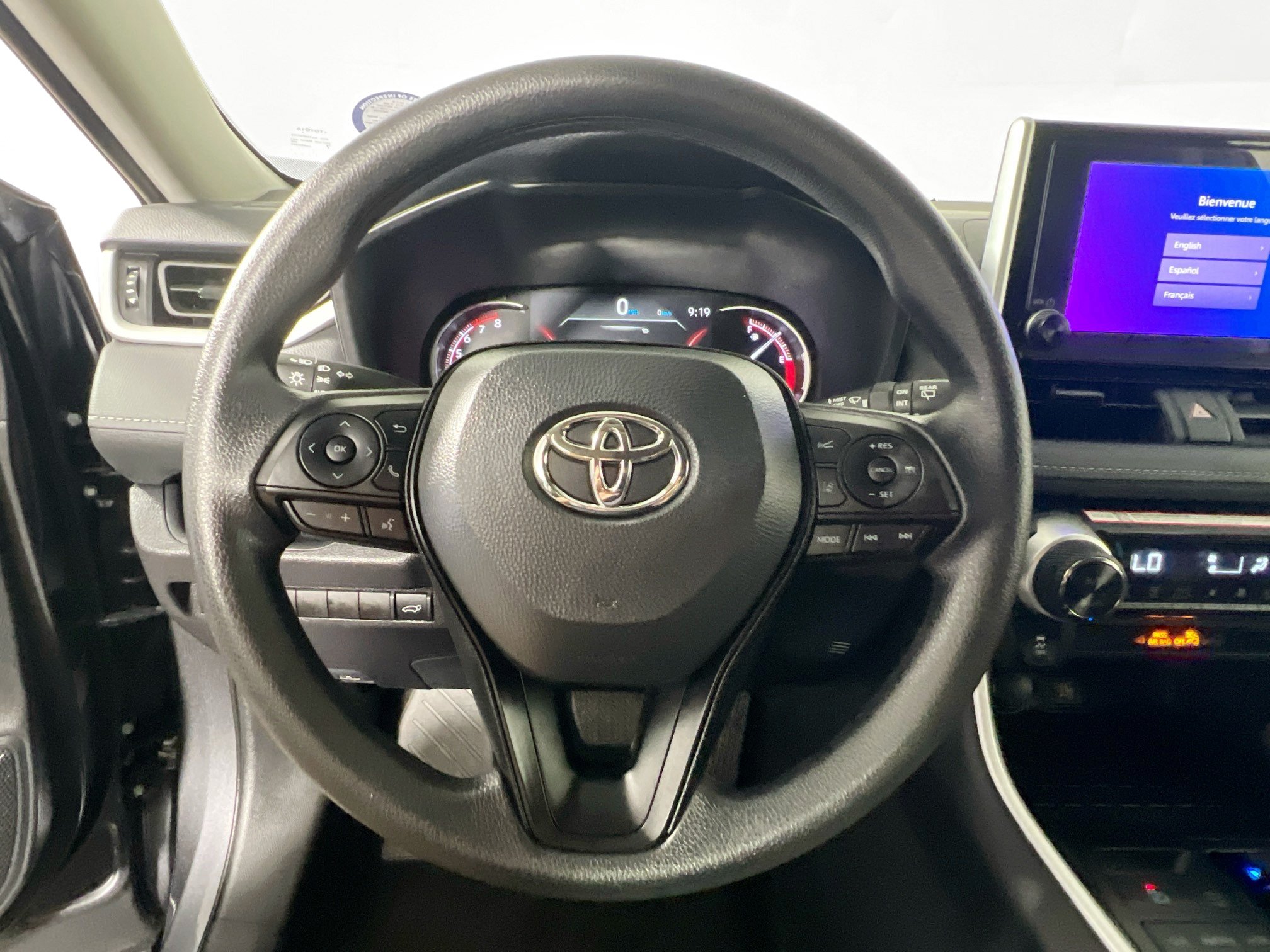 Used 2025 Toyota RAV4 XLE w/ Convenience Package FWD image 17