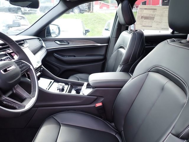 New 2025 Jeep Grand Cherokee Limited w/ Black Appearance Package AWD/4WD image 12