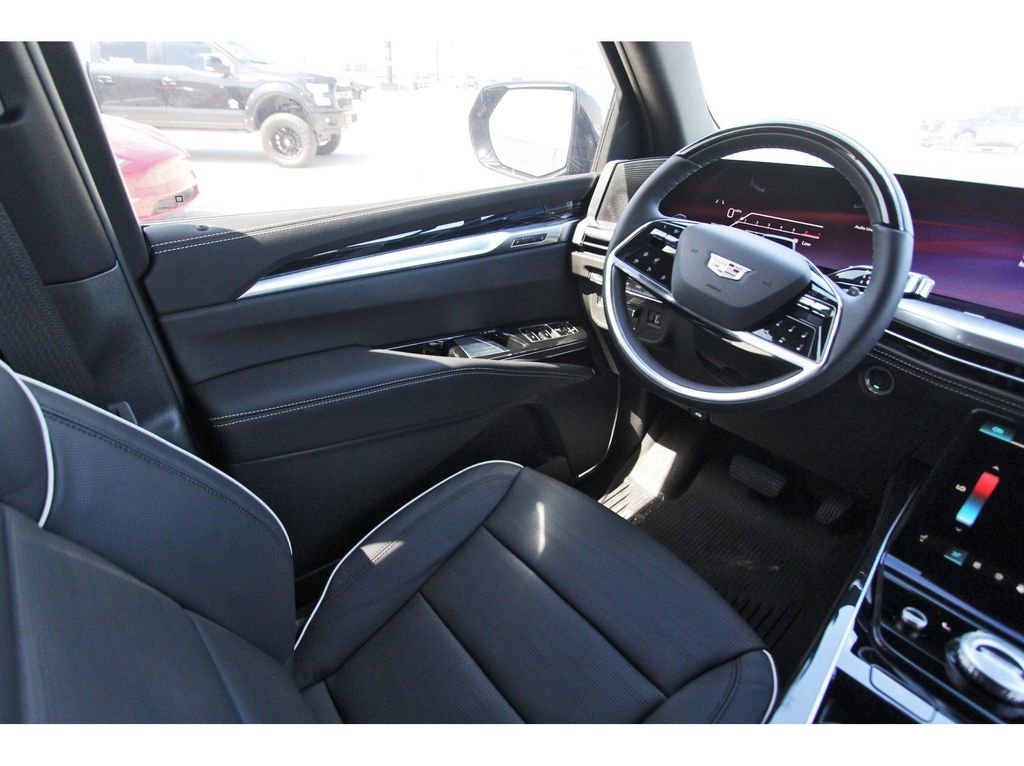 New 2026 Cadillac Escalade ESV Sport w/ Touring Package AWD/4WD image 8