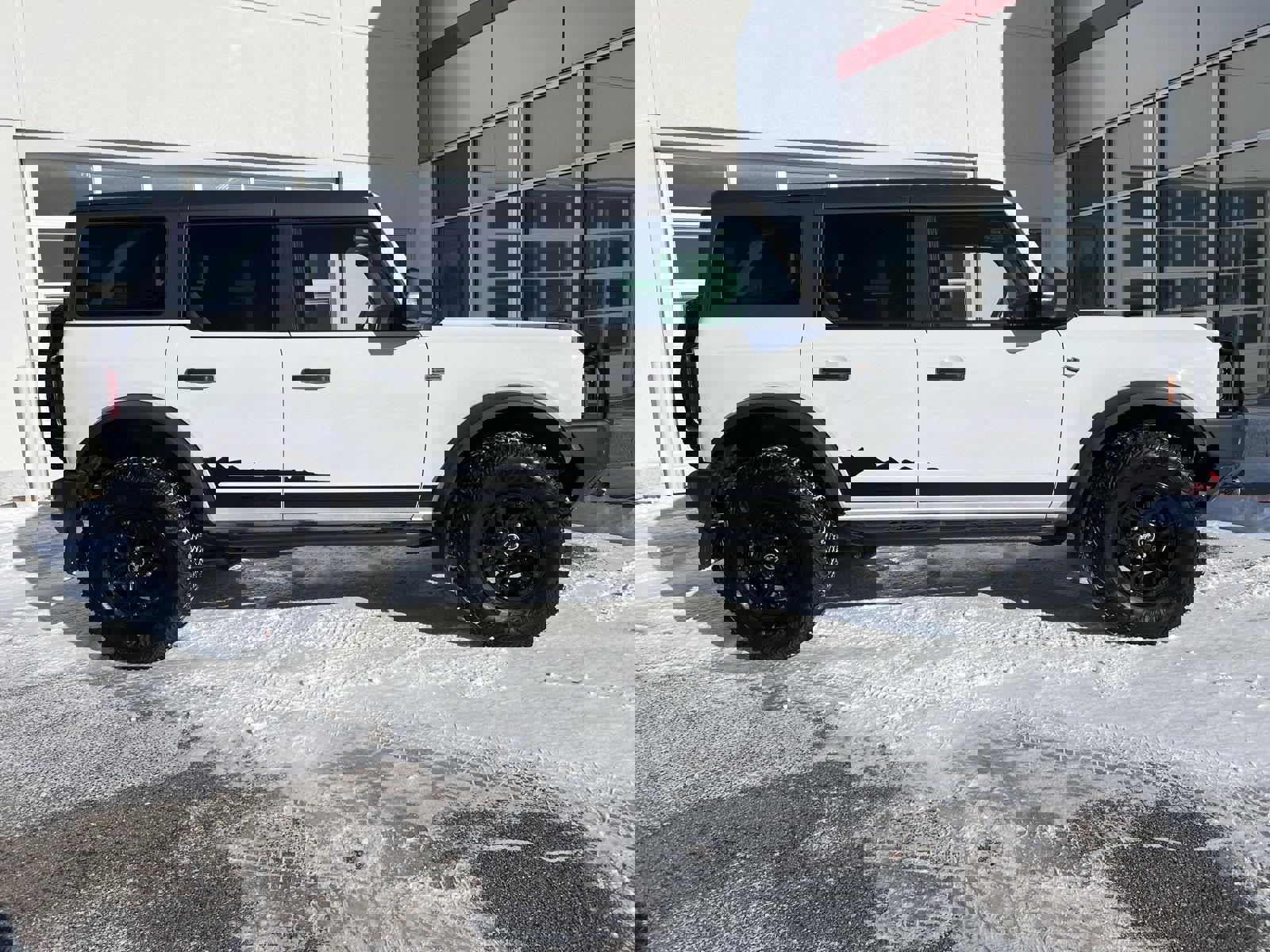 Used 2023 Ford Bronco Wildtrak image 7