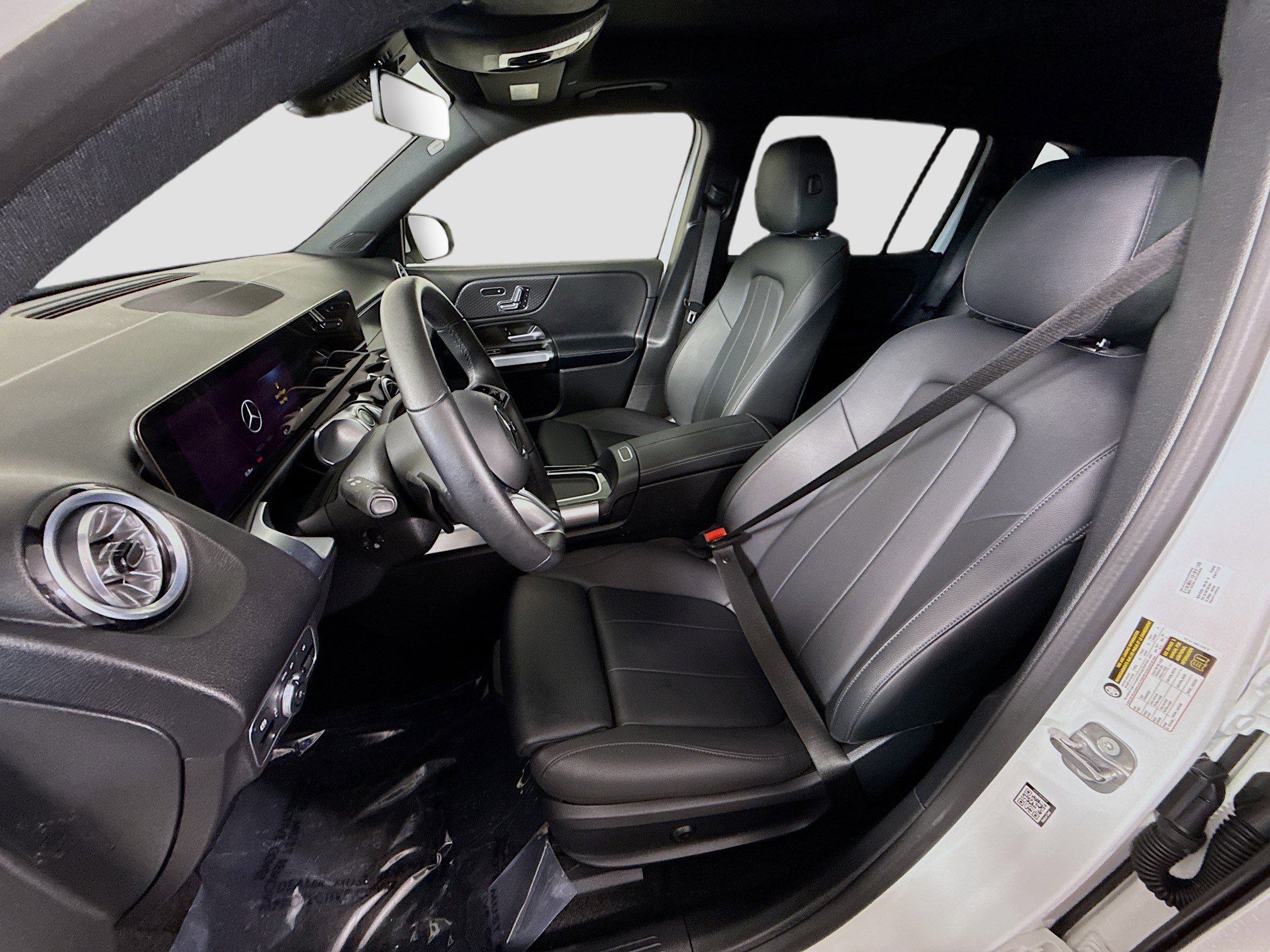 Used 2024 Mercedes-Benz EQB 300 4MATIC image 22