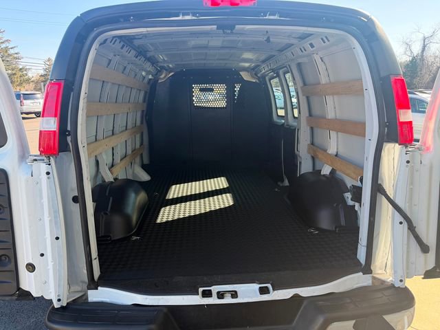 Used 2024 Chevrolet Express 2500 w/ Driver Convenience Package image 6