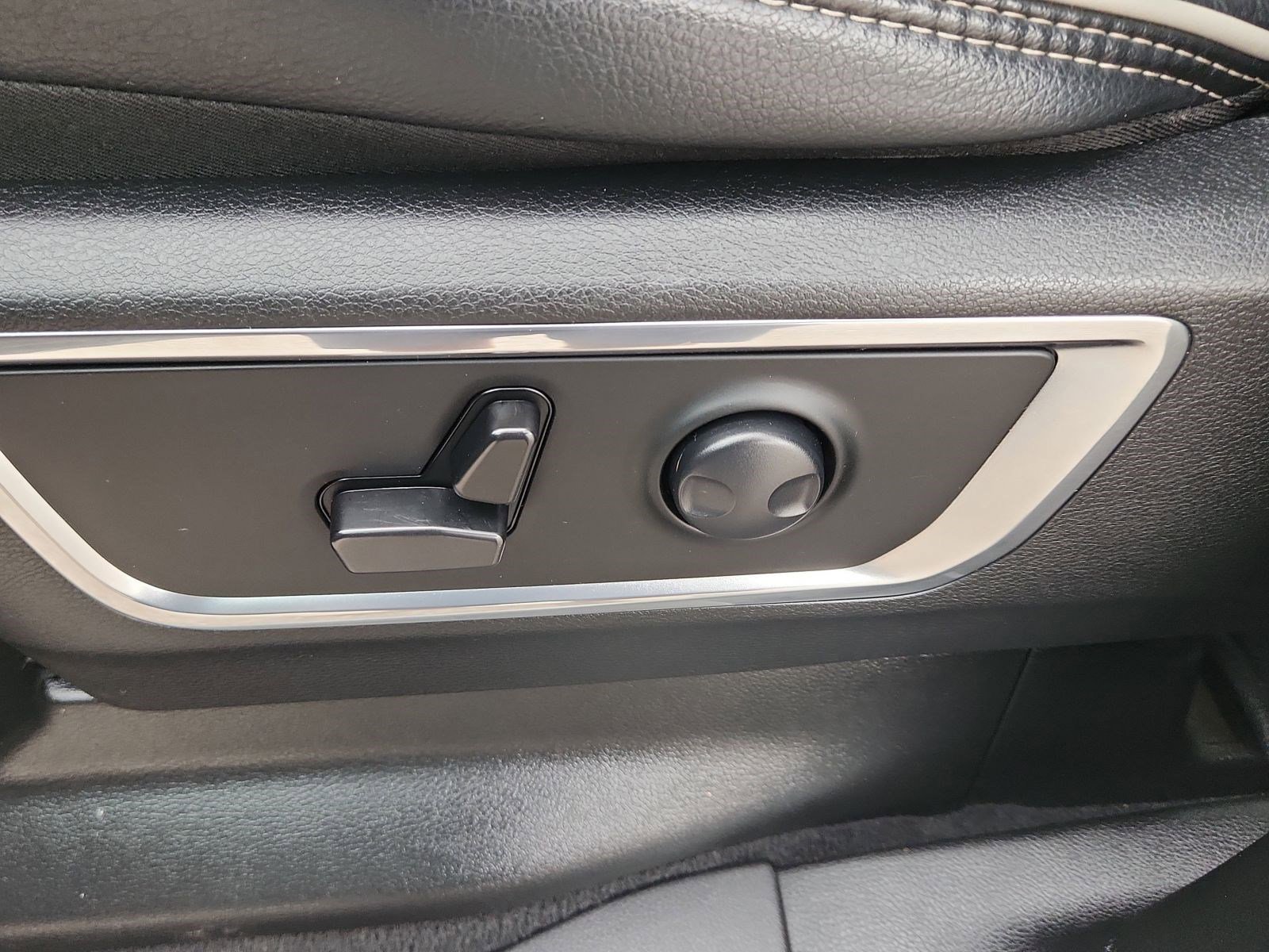 Used 2025 RAM 1500 Laramie image 9