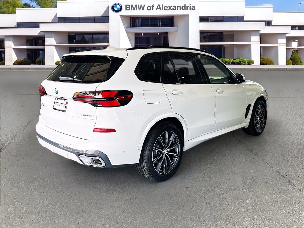 New 2026 BMW X5 xDrive40i w/ M Sport Package AWD/4WD image 5
