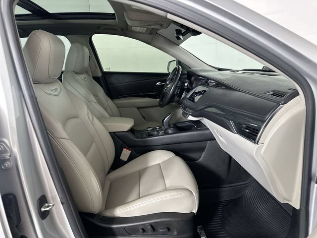 Used 2021 Cadillac XT4 Premium Luxury w/ Cold Weather Package FWD image 29