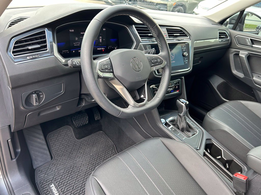 Certified 2023 Volkswagen Tiguan SE w/ Panoramic Sunroof Package FWD image 16