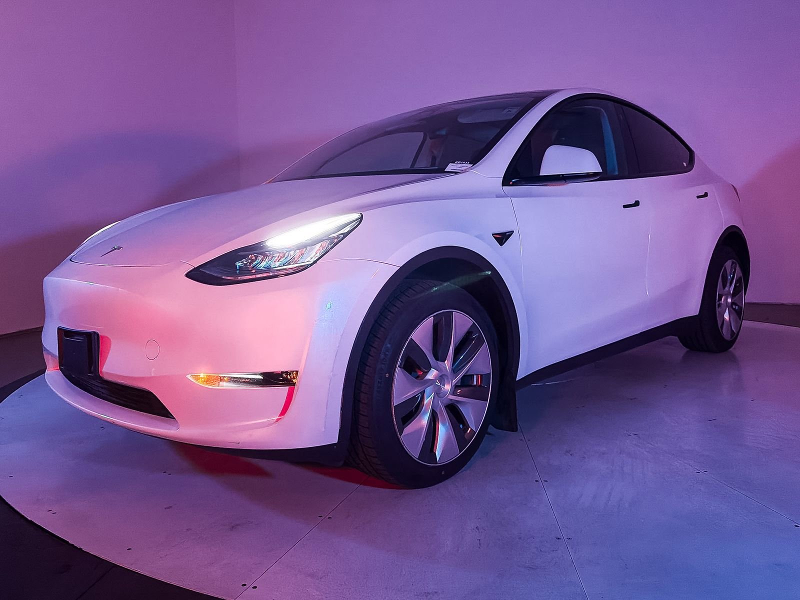 Used 2023 Tesla Model Y Long Range image 8