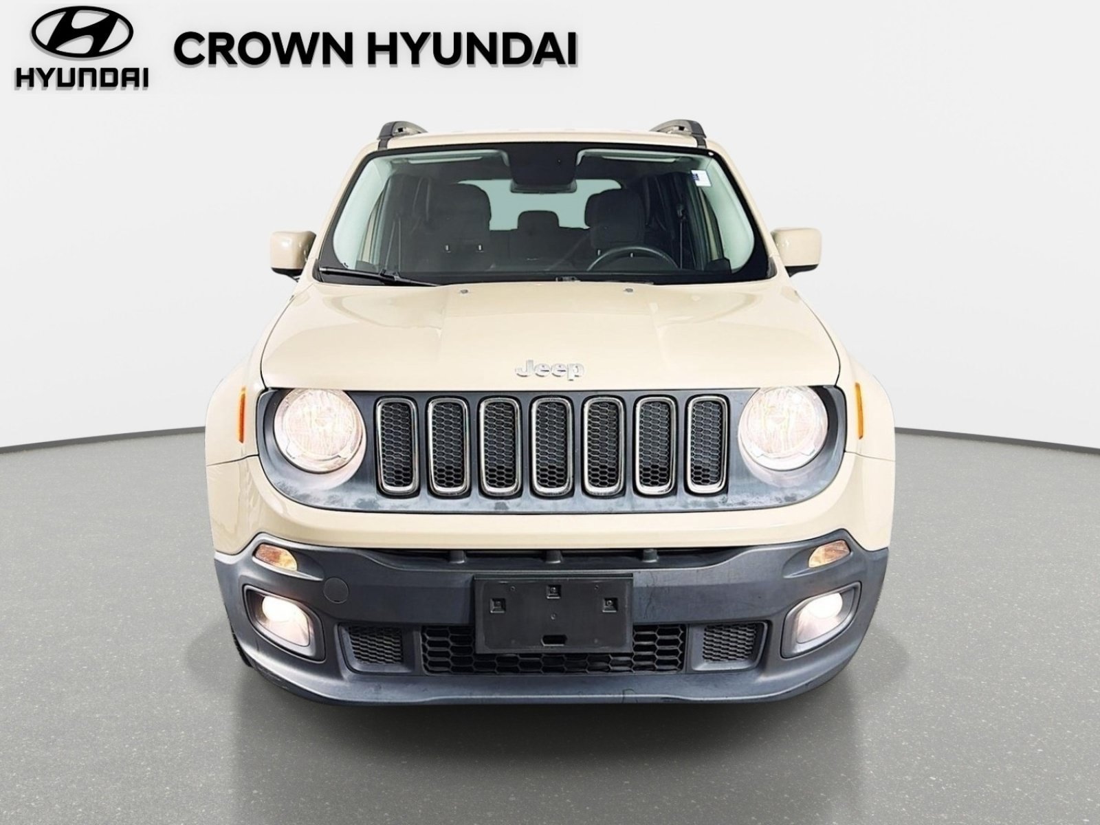 Used 2015 Jeep Renegade Latitude FWD image 2