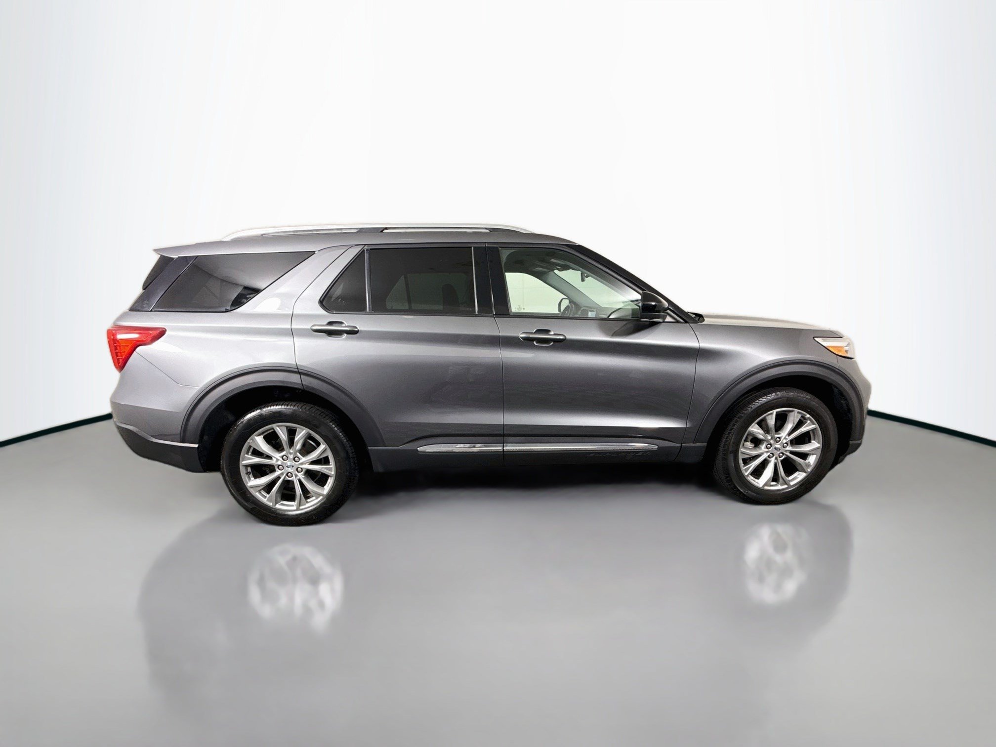 Used 2023 Ford Explorer Limited AWD/4WD image 11