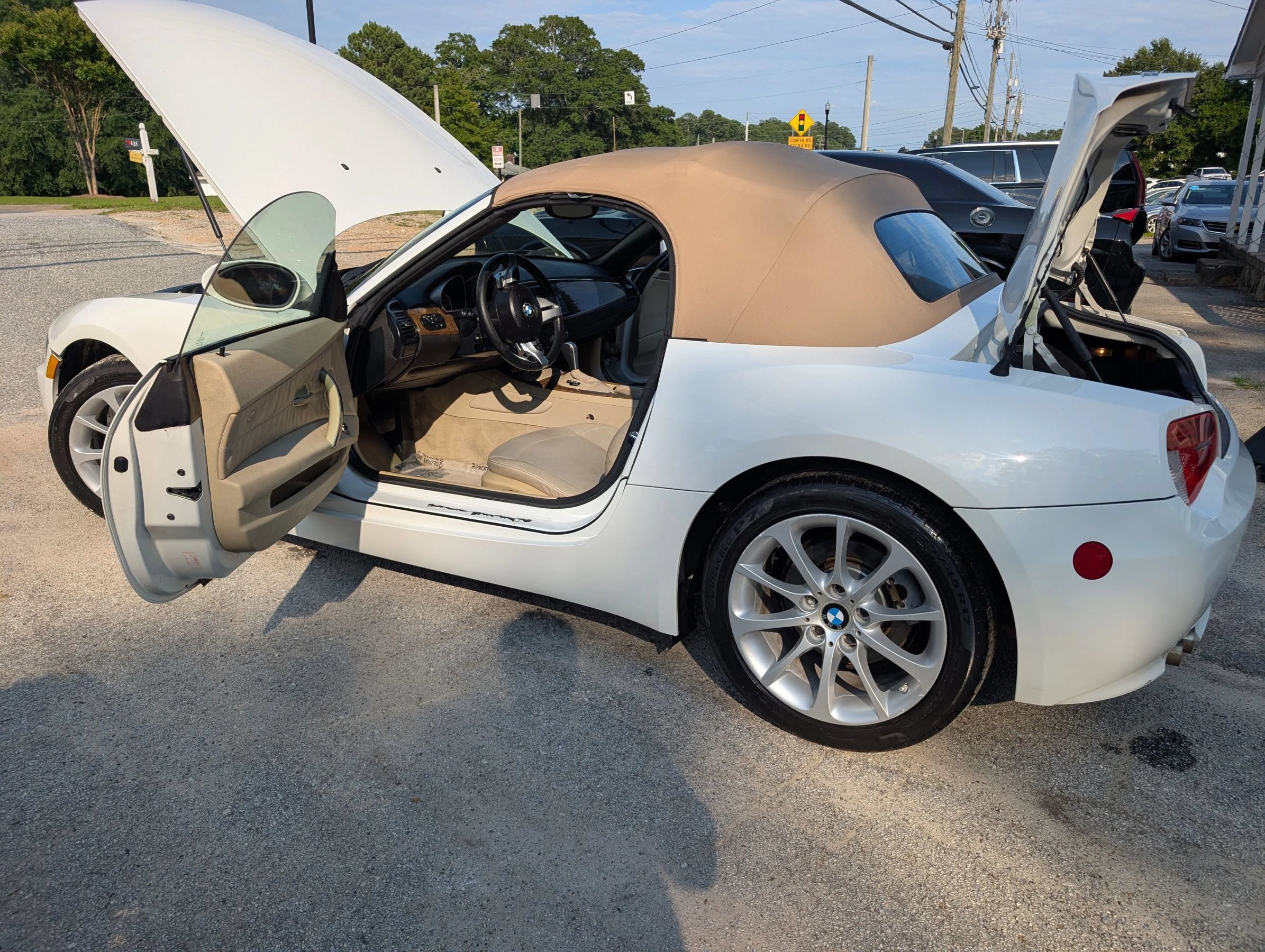 Used 2008 BMW Z4 3.0i RWD image 11