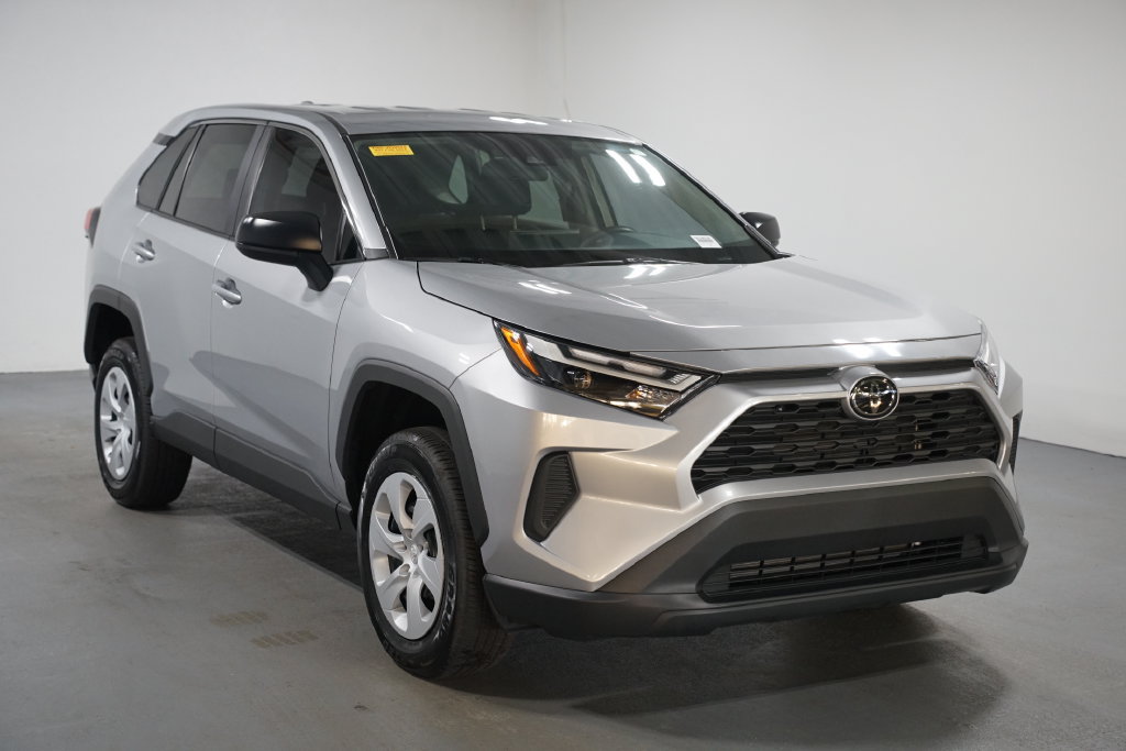 Used 2025 Toyota RAV4 LE FWD image 3