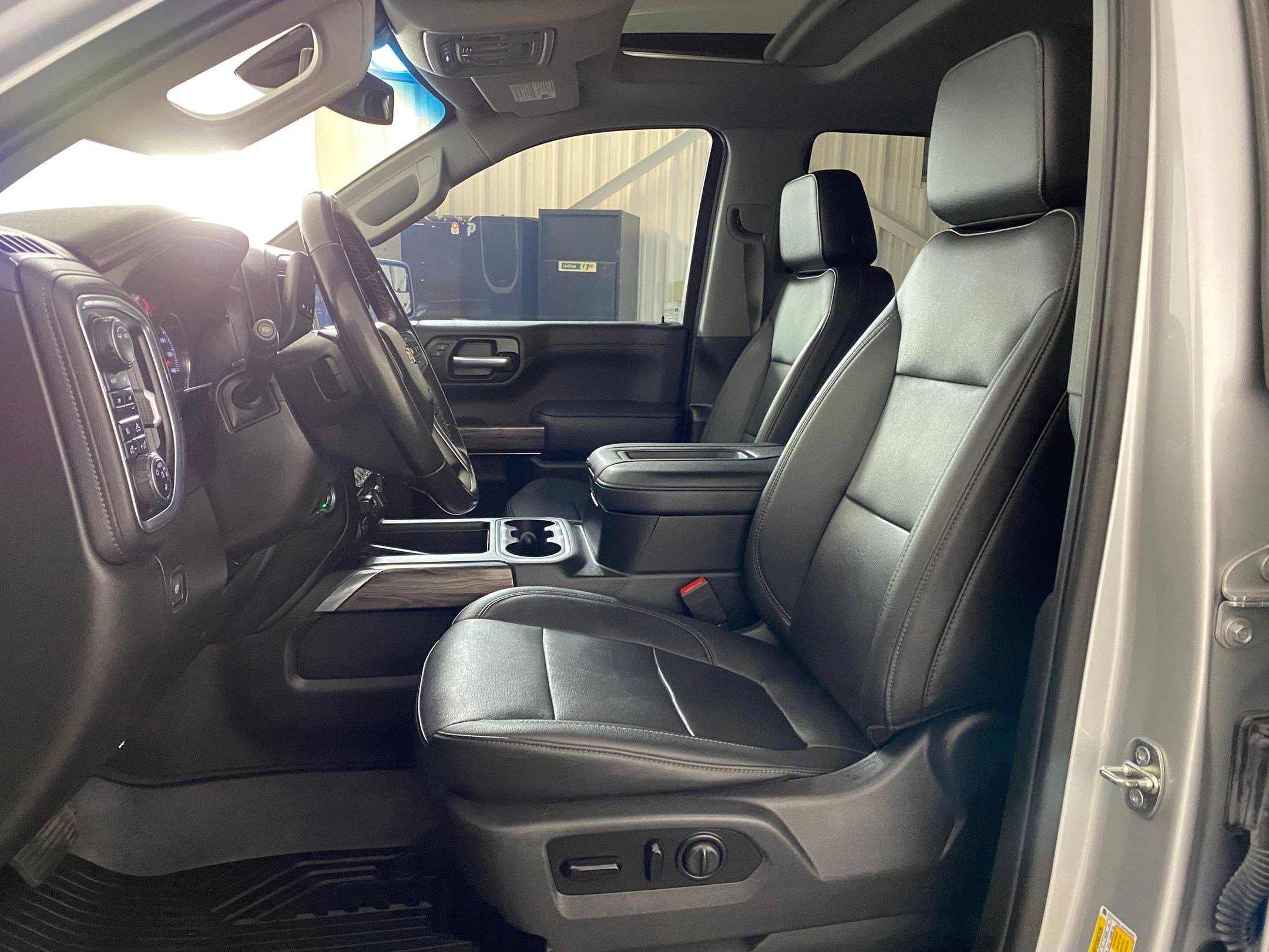 Used 2021 Chevrolet Silverado 1500 LTZ w/ LTZ Premium Package image 4