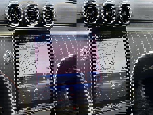 Used 2024 Mercedes-Benz C 300 Sedan image 21