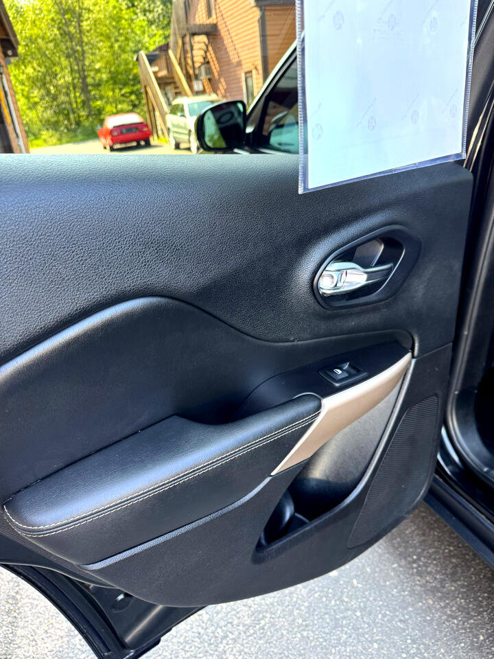 Used 2018 Jeep Cherokee Limited w/ High Altitude Package image 17