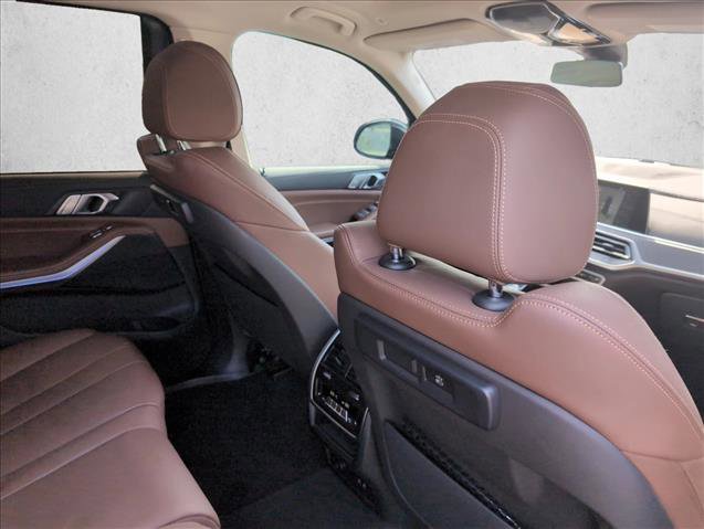 Used 2022 BMW X7 xDrive40i w/ Executive Package image 22