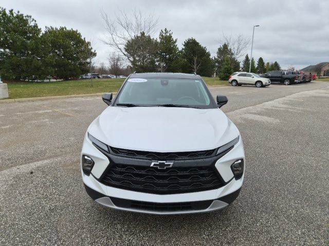 Used 2024 Chevrolet Blazer LT w/ Convenience Package FWD image 2