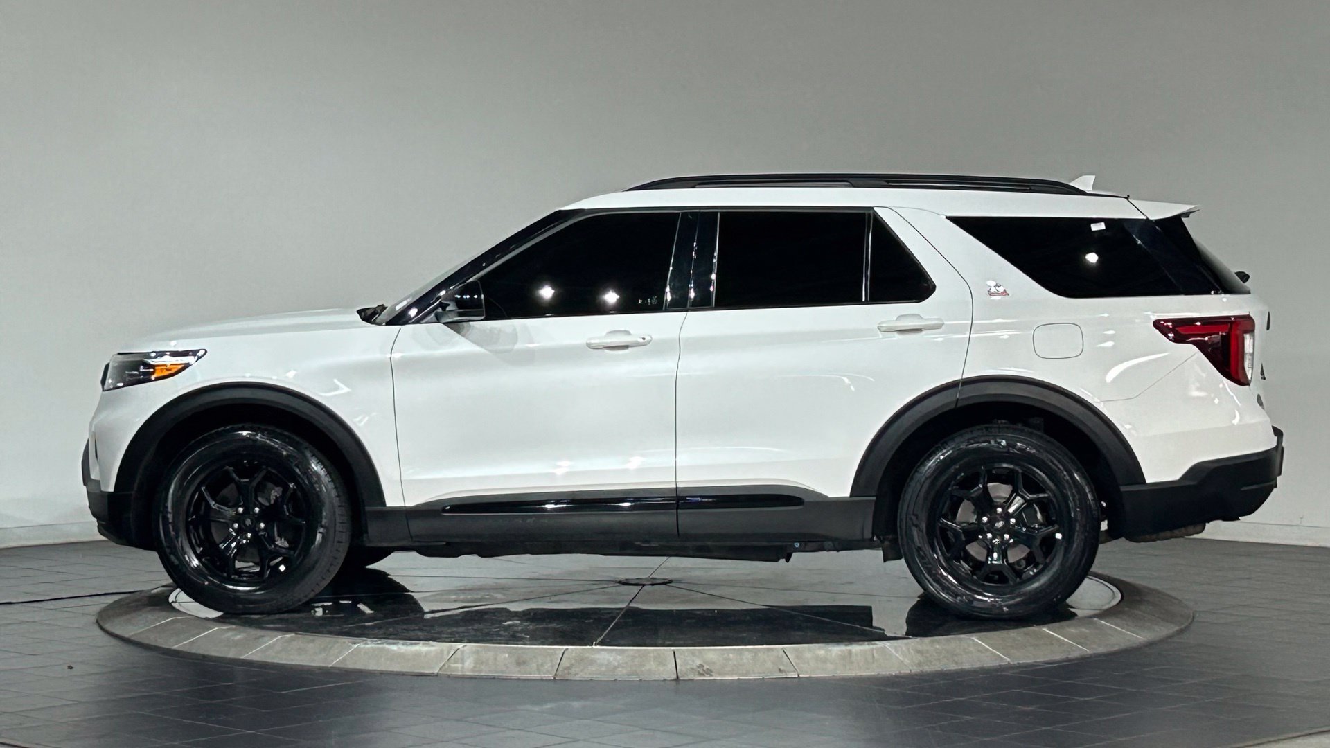 Used 2024 Ford Explorer Timberline w/ Timberline Technology Package AWD/4WD image 6