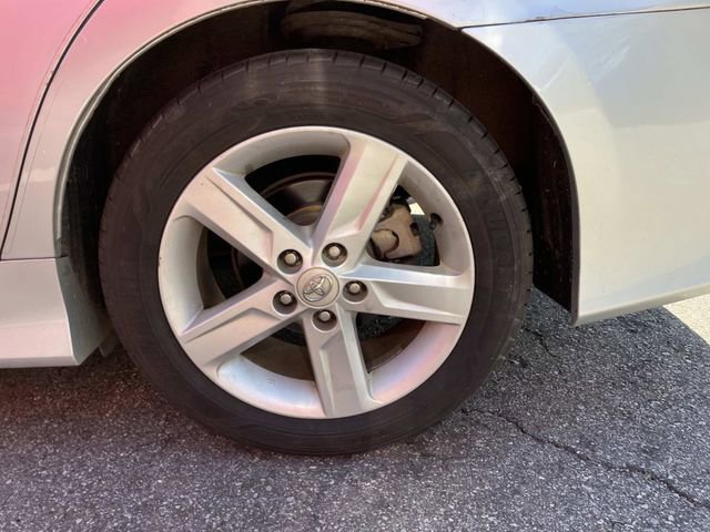 Used 2013 Toyota Camry SE image 8