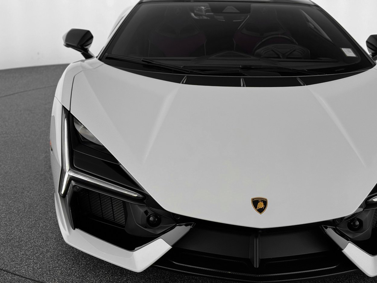 Used 2025 Lamborghini Revuelto image 34
