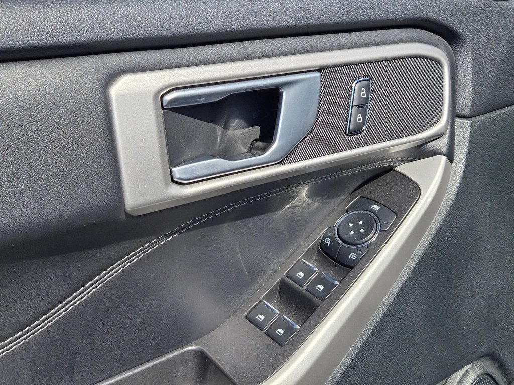 Used 2024 Ford Explorer XLT RWD image 14