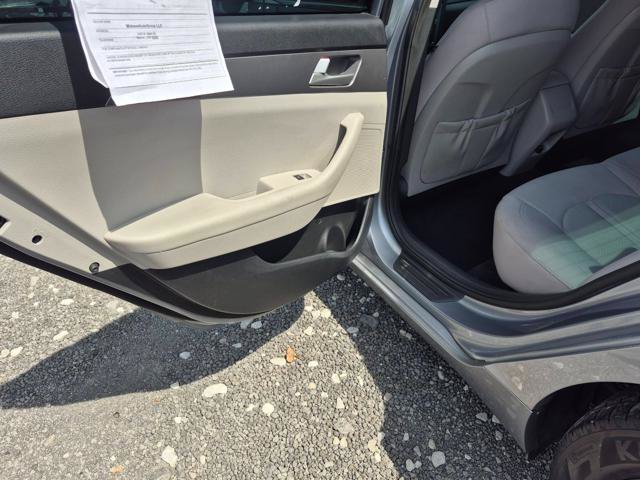 Used 2016 Hyundai Sonata SE FWD image 9