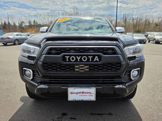 Used 2017 Toyota Tacoma Limited w/ Tow Package image 2