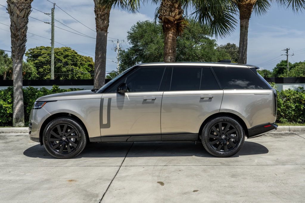 Used 2024 Land Rover Range Rover SE AWD/4WD image 3