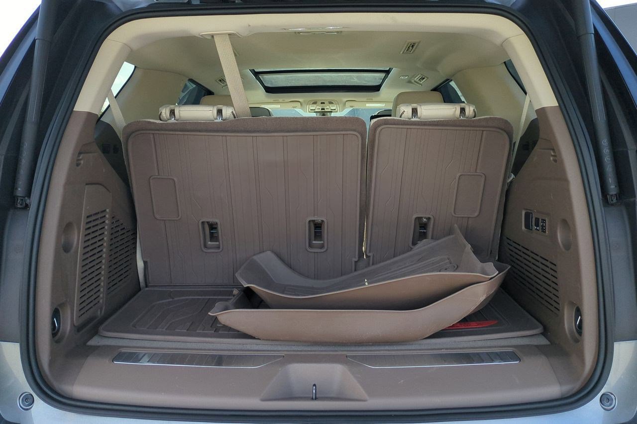 Used 2021 GMC Yukon Denali w/ Denali Premium Package RWD image 36