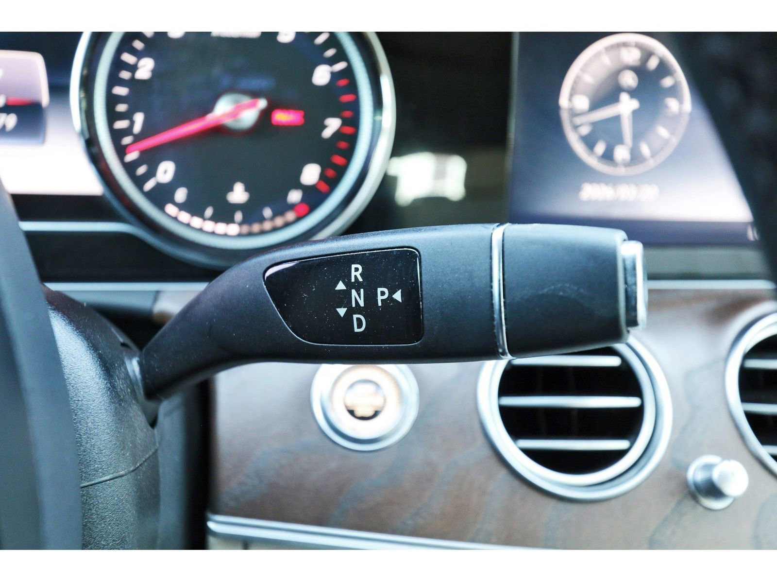 Used 2017 Mercedes-Benz E 400 4MATIC Wagon image 21