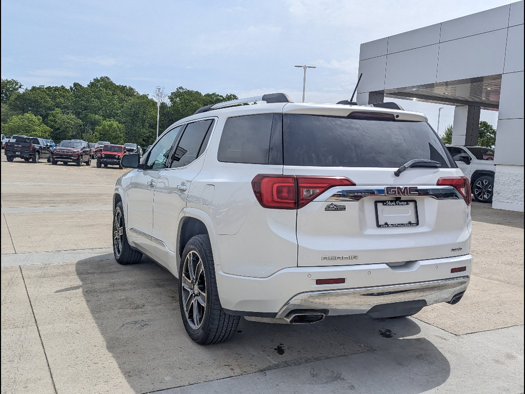 Used 2017 GMC Acadia Denali w/ Technology Package AWD/4WD image 8