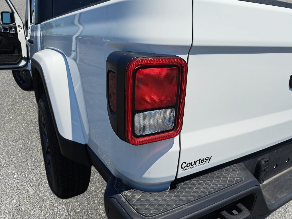 New 2026 Jeep Gladiator Sport AWD/4WD image 31