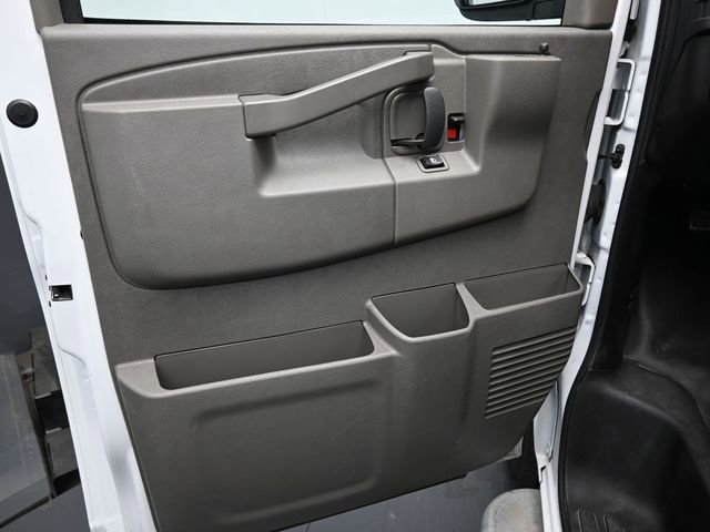 Used 2024 GMC Savana 2500 w/ Driver Convenience Package image 9