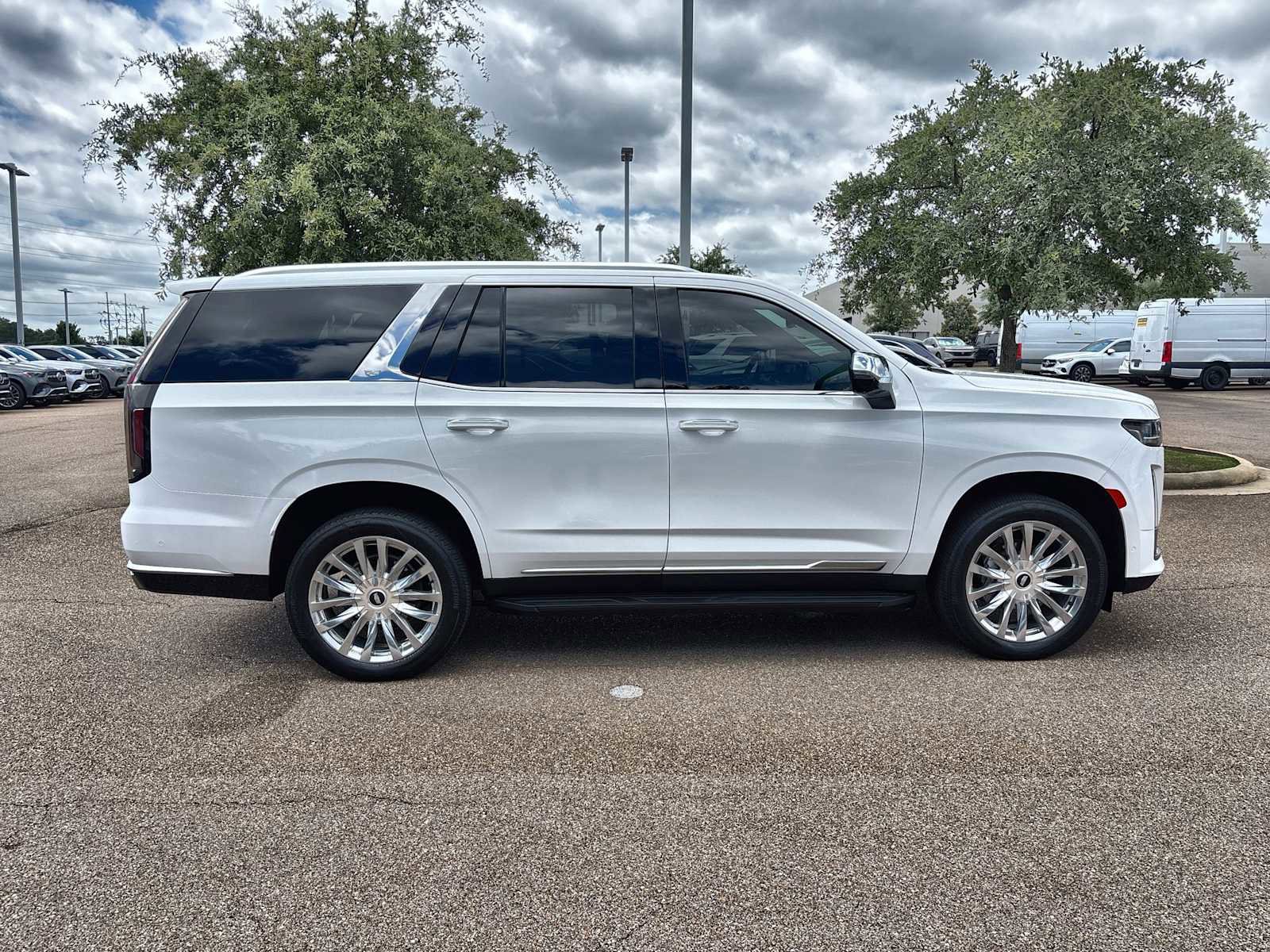 Used 2023 Cadillac Escalade Premium Luxury RWD image 10