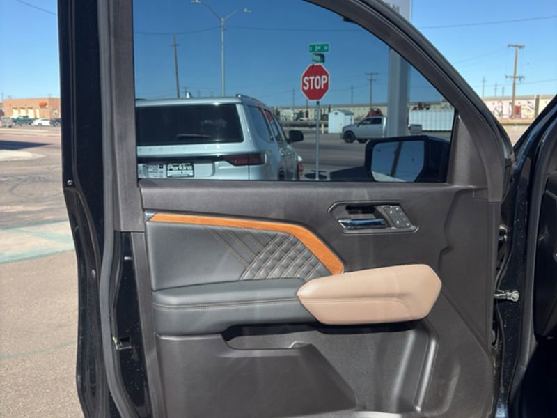 Used 2024 GMC Canyon Denali w/ LPO, Denali Black Edition image 13