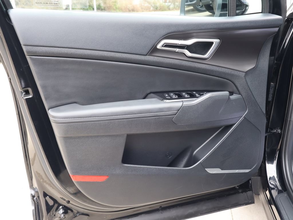 Used 2025 Kia Sportage EX w/ Premium Package image 11