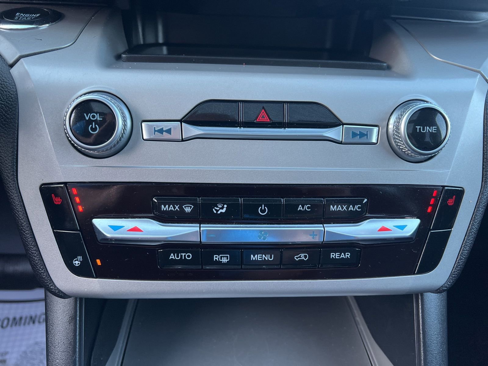 Used 2022 Ford Explorer XLT w/ Equipment Group 202A image 30