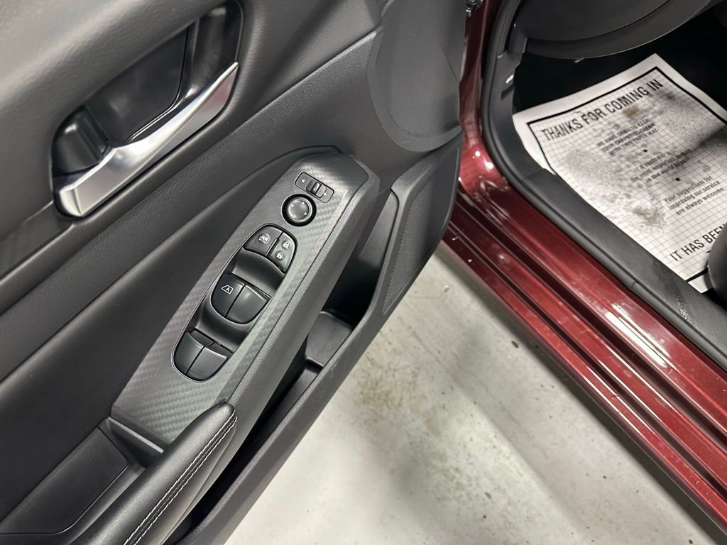 Used 2024 Nissan Altima 2.5 SV image 9