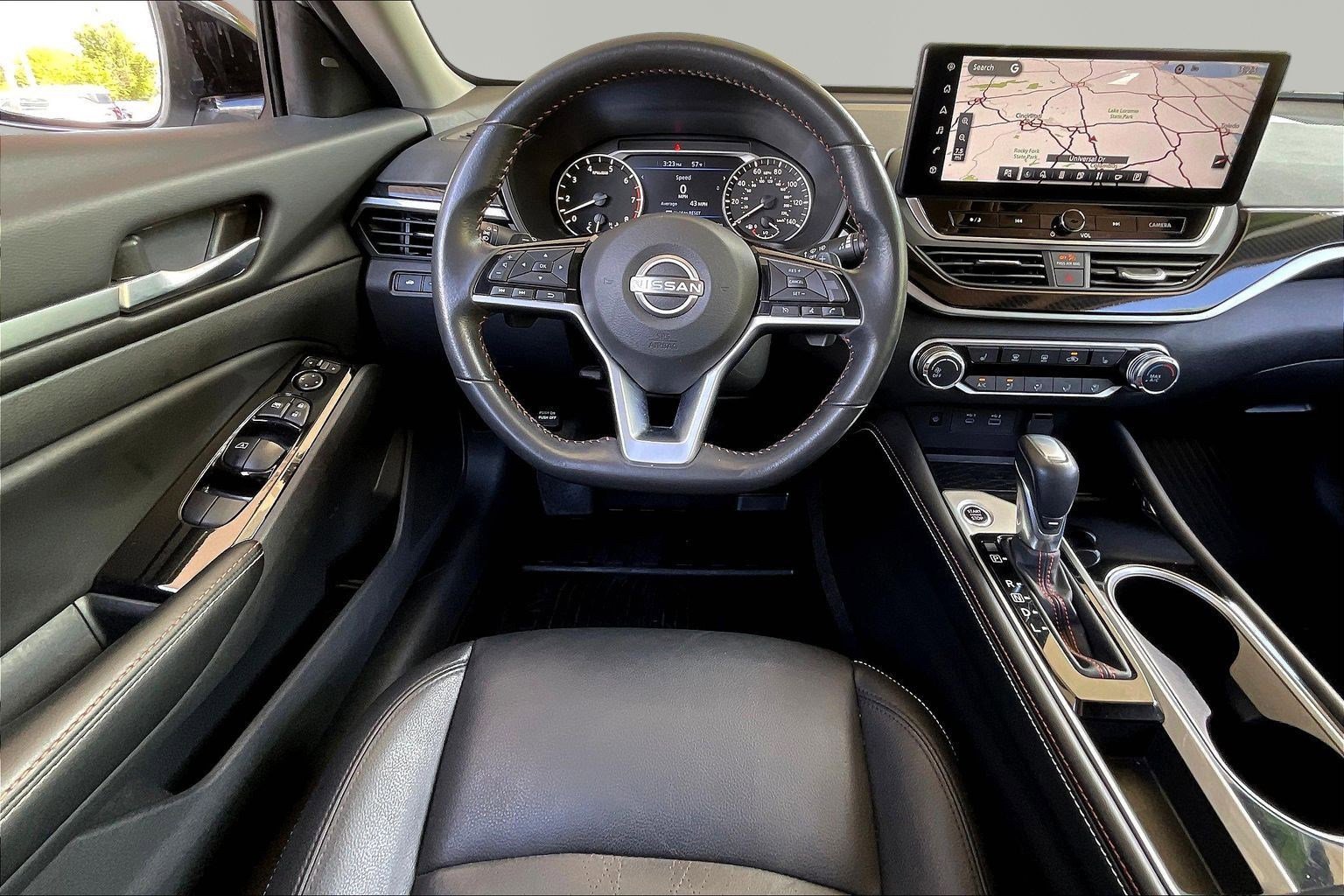 Used 2024 Nissan Altima 2.5 SR w/ SR Premium Package FWD image 8