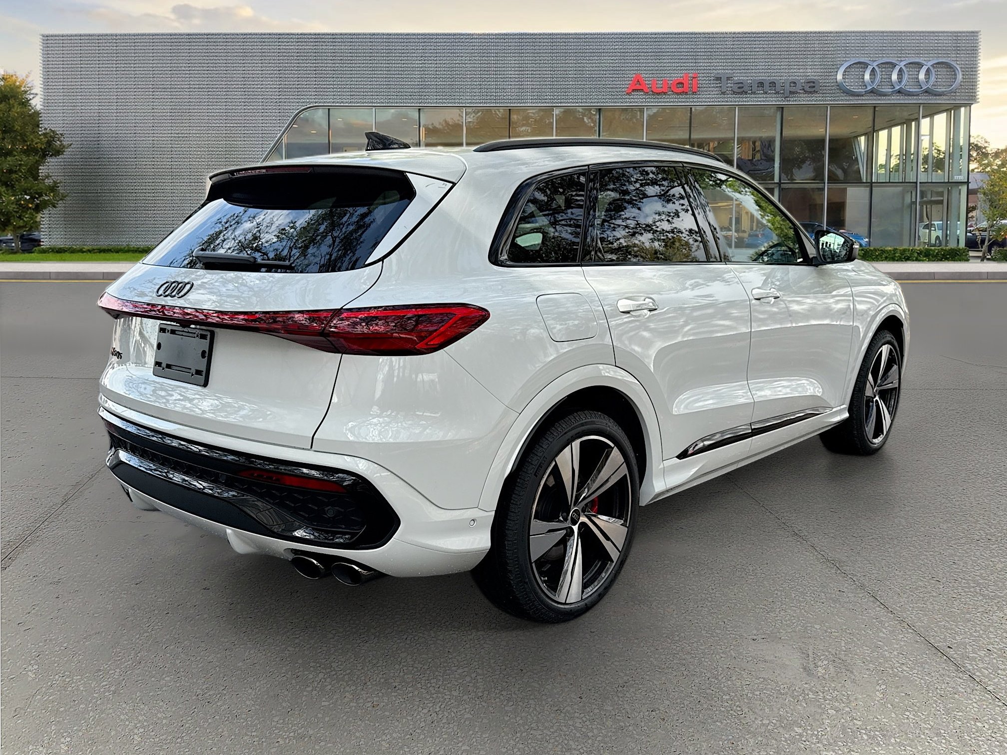 New 2025 Audi SQ5 Premium Plus image 3