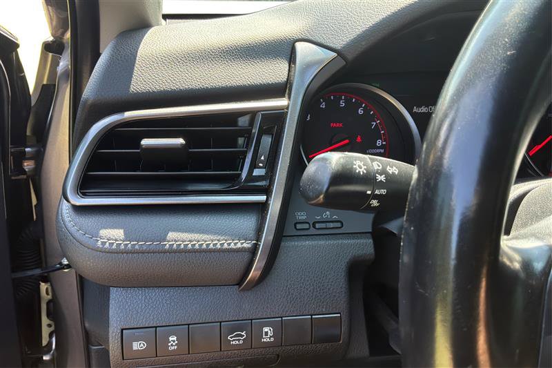 Used 2022 Toyota Camry XSE FWD image 18