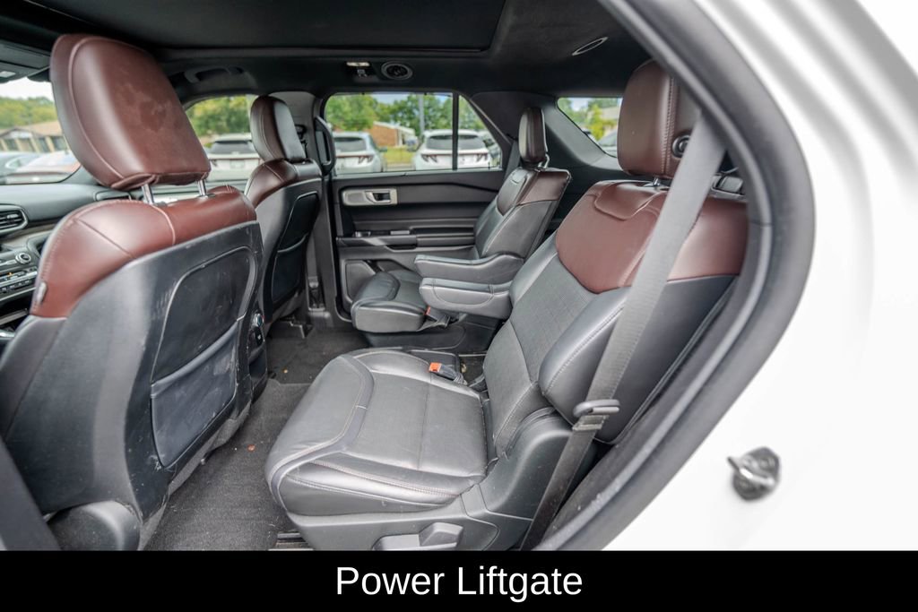 Used 2020 Ford Explorer Platinum w/ Premium Technology Package image 12