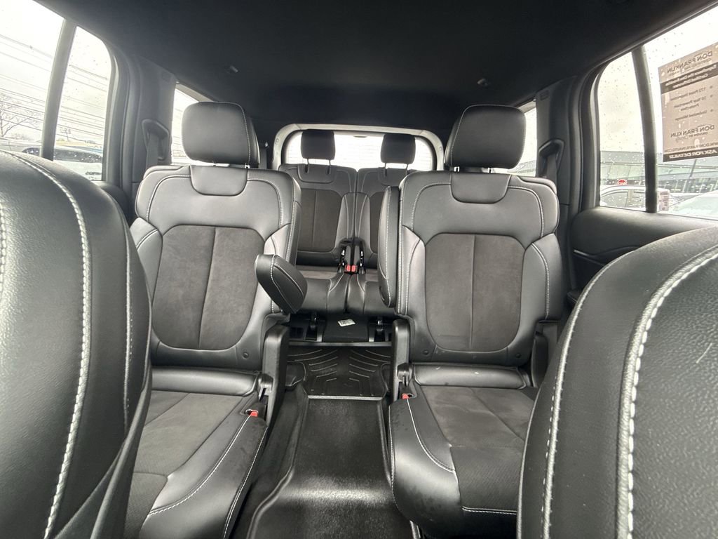 Used 2025 Jeep Grand Cherokee L Altitude AWD/4WD image 22