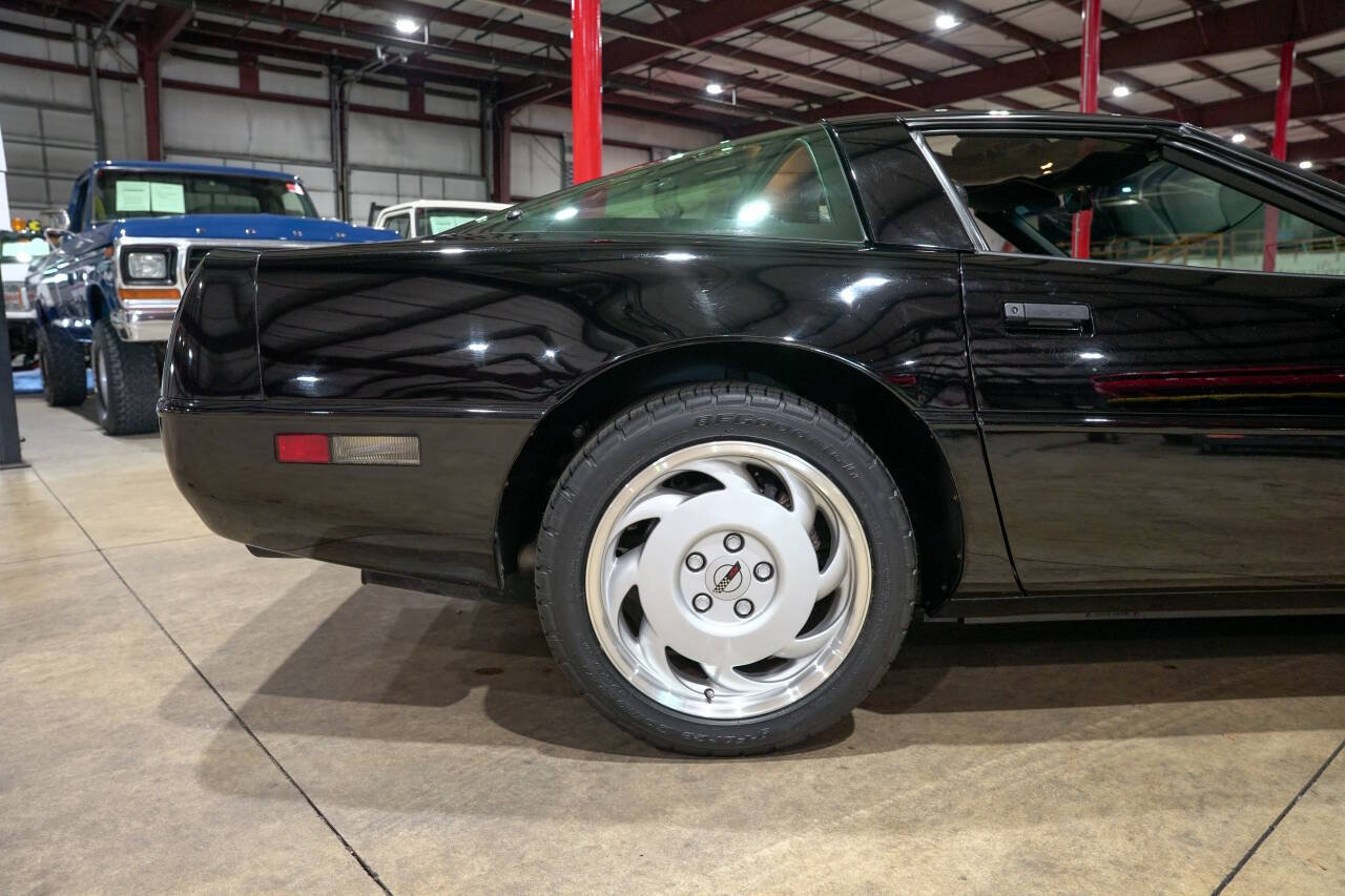 Used 1991 Chevrolet Corvette Coupe RWD image 9