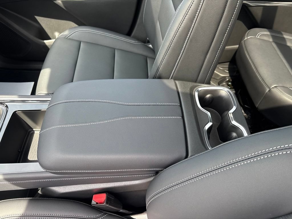 New 2027 Chevrolet Traverse LT w/ Sun and Wheel Package AWD/4WD image 29