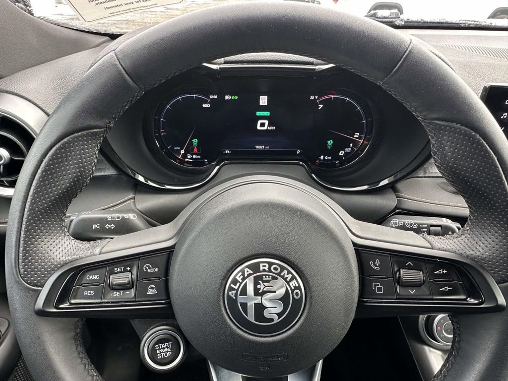 Used 2024 Alfa Romeo Tonale Ti image 22