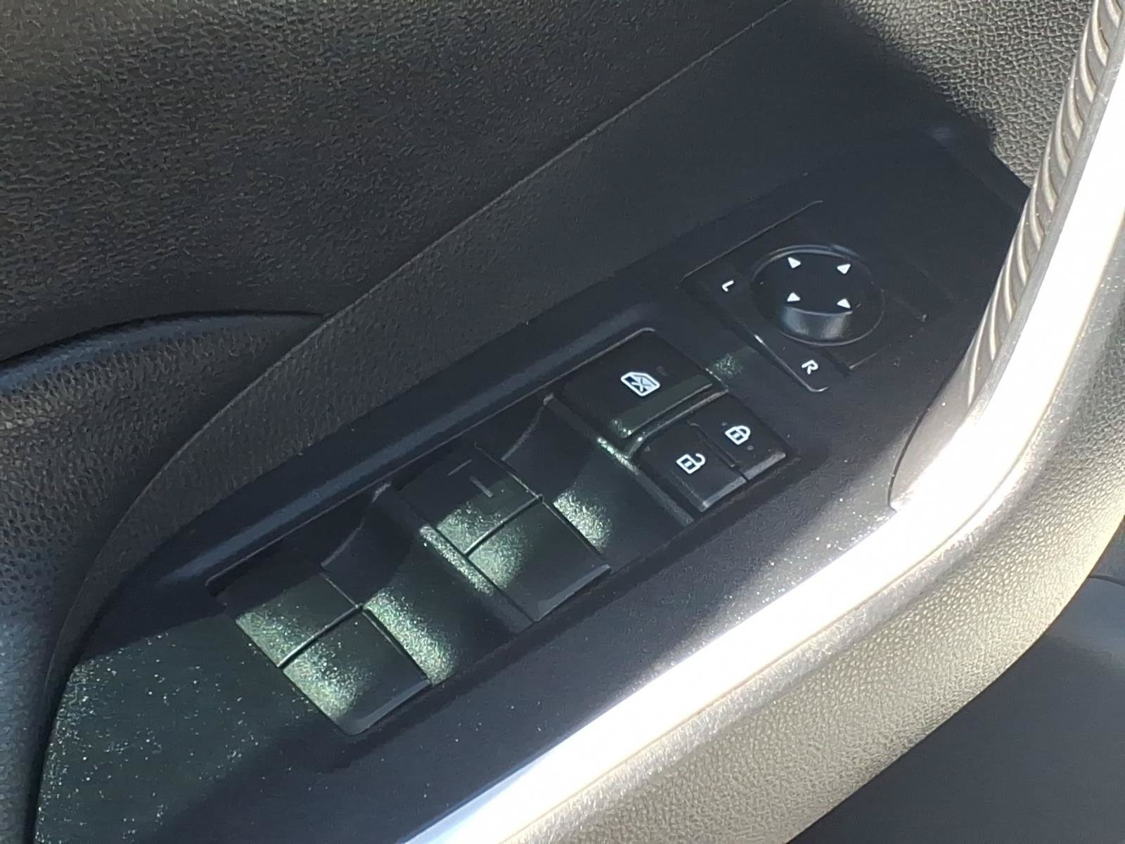 Used 2021 Toyota RAV4 LE w/ Carpet Mat Package (TMS) FWD image 14